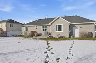 624 E 2100 N, North Logan, UT 84341 - Photo 33