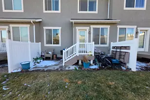 284 N Eaglewood Dr, Saratoga Springs, UT 84045 - Photo 11