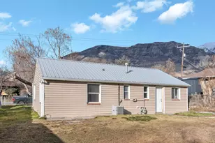 240 Grove Creek Dr, Pleasant Grove, UT 84062 - Photo 17