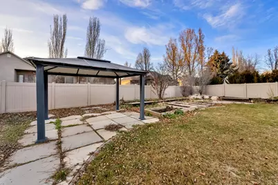 273 N 2975 W, Layton, UT 84041 - Photo 9