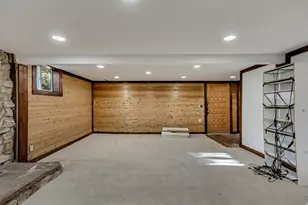 7609 S 2700 E, Cottonwood Heights, UT 84121 - Photo 17