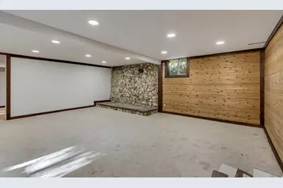 7609 S 2700 E, Cottonwood Heights, UT 84121 - Photo 15