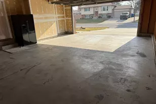 2548 W Swasey Dr, Taylorsville, UT 84129 - Photo 37