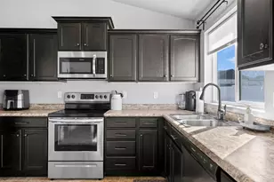 366 E 1970 N, Tooele, UT 84074 - Photo 11