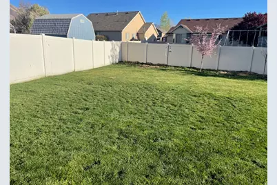 302 E Interlochen Ln N, Stansbury Park, UT 84074 - Photo 31