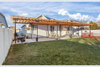 302 E Interlochen Ln N, Stansbury Park, UT 84074 - Photo 29