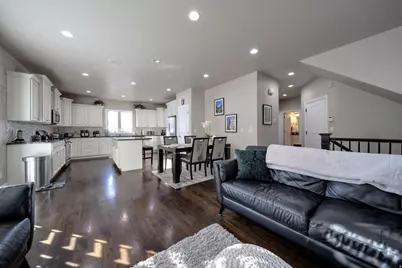 10804 S Hiddenwood Dr, Sandy, UT 84092 - Photo 11