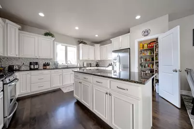 10804 S Hiddenwood Dr, Sandy, UT 84092 - Photo 9