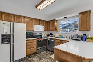 1425 E 5850 S, South Ogden, UT 84405 - Photo 5