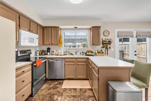 1425 E 5850 S, South Ogden, UT 84405 - Photo 7