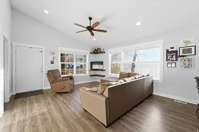 3423 E Windhover Cir, Eagle Mountain, UT 84005 - Photo 3