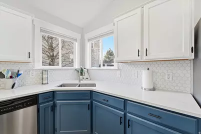 3423 E Windhover Cir, Eagle Mountain, UT 84005 - Photo 7