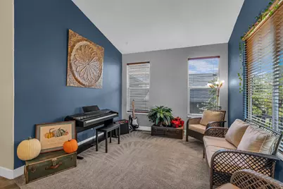 102 E Manilla Dr, Draper, UT 84020 - Photo 5