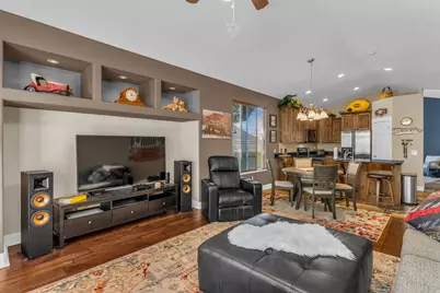 102 E Manilla Dr, Draper, UT 84020 - Photo 9