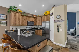 102 E Manilla Dr, Draper, UT 84020 - Photo 3