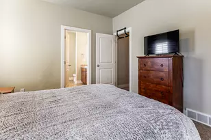 5297 W Ranches Park Ln, West Jordan, UT 84081 - Photo 11