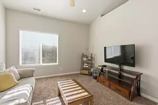 1077 S Canyon Dr, Provo, UT 84606 - Photo 5