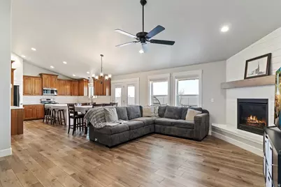 958 S Steed Dr, Syracuse, UT 84075 - Photo 5