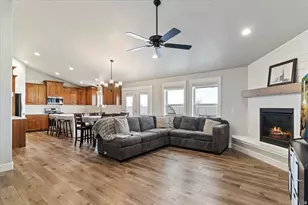 958 S Steed Dr, Syracuse, UT 84075 - Photo 5