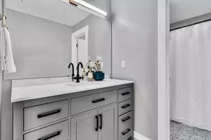 8459 S Ivy Gable Dr W, West Jordan, UT 84081 - Photo 15