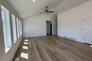 382 E Stafford St, Grantsville, UT 84029 - Photo 7