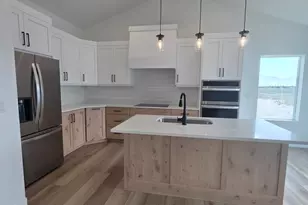 382 E Stafford St, Grantsville, UT 84029 - Photo 9