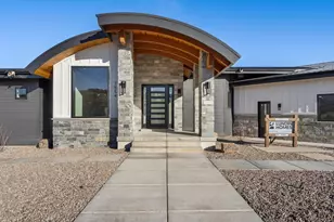 7554 E Dogwood Dr, Huntsville, UT 84317 - Photo 3