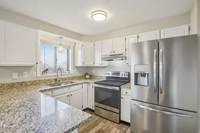 2964 W Continental Cir, Taylorsville, UT 84129 - Photo 9