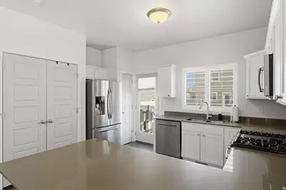 6548 N Fiona St, Eagle Mountain, UT 84005 - Photo 5