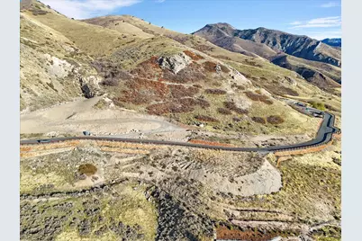 2438 S Cannon Point Dr, Salt Lake City, UT 84109 - Photo 13