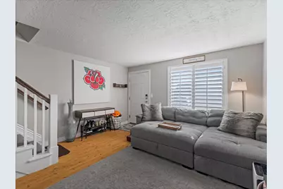 582 W 1950 N, Centerville, UT 84014 - Photo 5