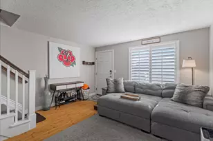 582 W 1950 N, Centerville, UT 84014 - Photo 5