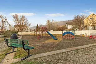 582 W 1950 N, Centerville, UT 84014 - Photo 19