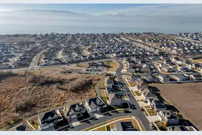 124 S Dry Creek Ln, Vineyard, UT 84059 - Photo 49