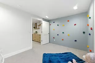 16 Gatehouse Ln, Sandy, UT 84092 - Photo 59