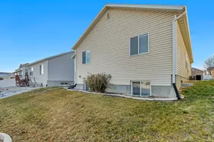 8403 S 6430 W, West Jordan, UT 84081 - Photo 27