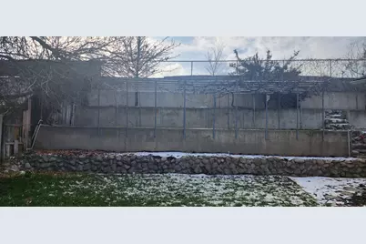 1492 E Sandy Hills Dr, Sandy, UT 84093 - Photo 33