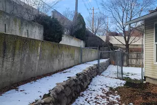 1492 E Sandy Hills Dr, Sandy, UT 84093 - Photo 33