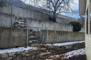 1492 E Sandy Hills Dr, Sandy, UT 84093 - Photo 35