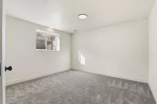 1492 E Sandy Hills Dr, Sandy, UT 84093 - Photo 27