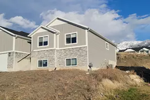 108 S 900 E, Hyde Park, UT 84318 - Photo 3