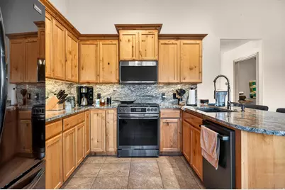 1269 E Pine Valley St, Washington, UT 84780 - Photo 9