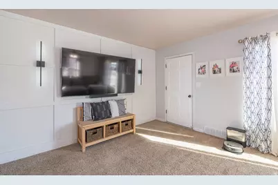 5243 S 2200 W, Roy, UT 84067 - Photo 7