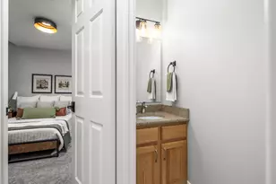 588 E Briarsprings Cir, Midvale, UT 84047 - Photo 7