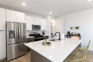 677 E Kings Landing, Tooele, UT 84074 - Photo 3