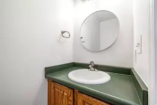 2798 N 1525 E, Layton, UT 84040 - Photo 29