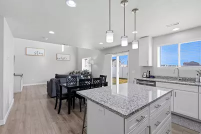 1543 W Parkview Dr, Syracuse, UT 84075 - Photo 13