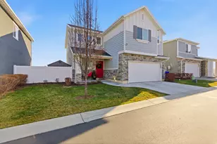 1543 W Parkview Dr, Syracuse, UT 84075 - Photo 3