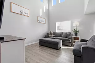 1543 W Parkview Dr, Syracuse, UT 84075 - Photo 7