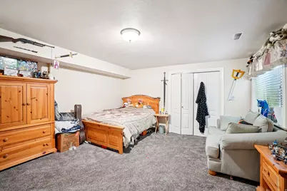 798 E Spruce Tree Ln, Sandy, UT 84094 - Photo 29